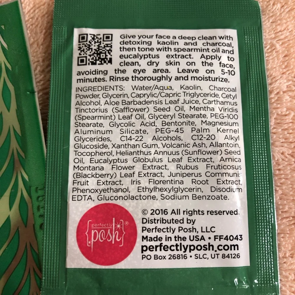Lot of 17 Perfectly Posh Face Mask Samples